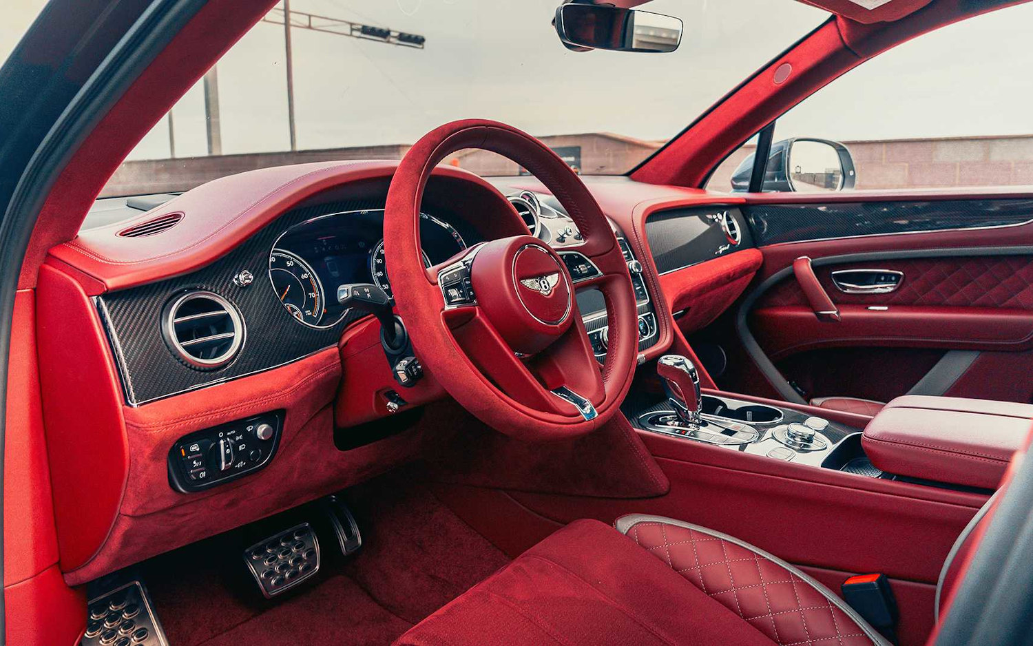 Comparison Bentley Bentayga Speed 2020 vs Urus 2019